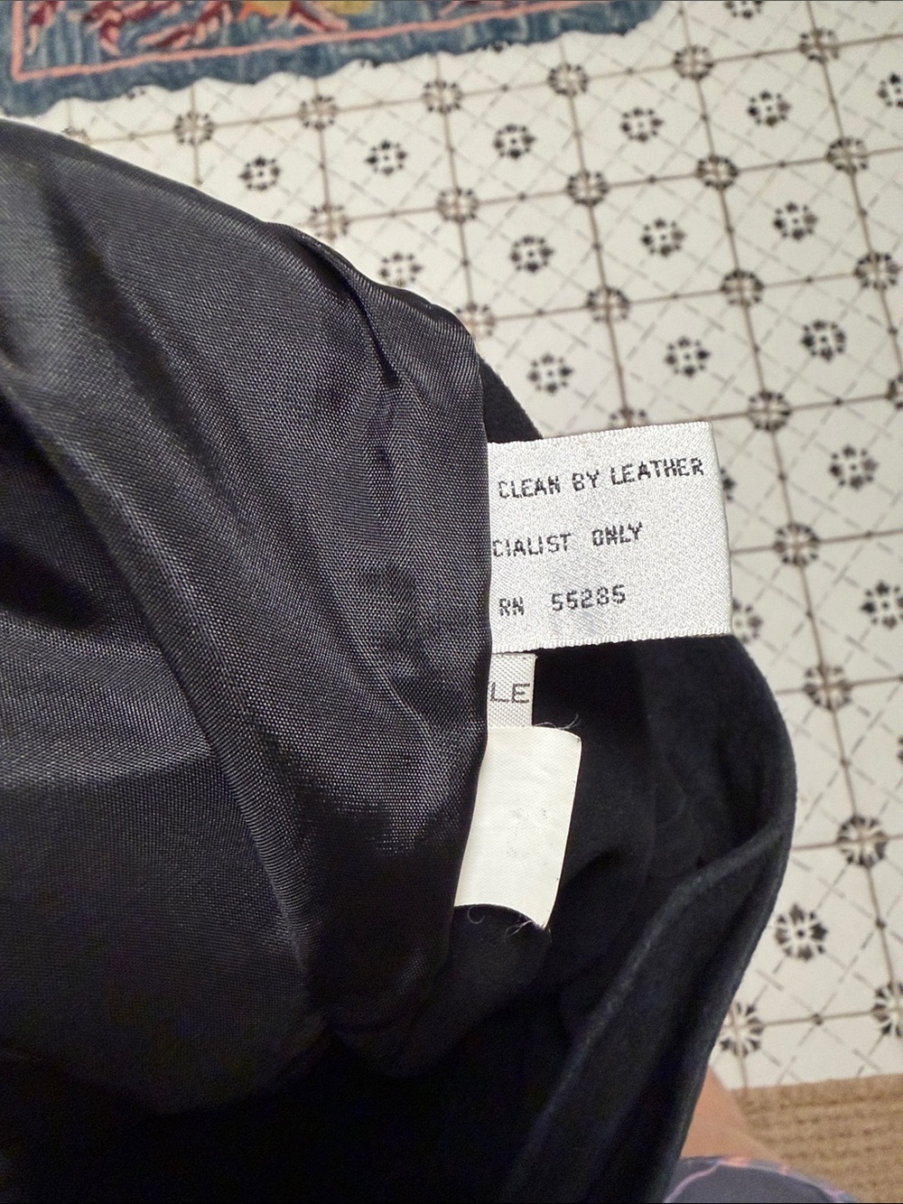 Express vintage Black Suede Skirt - Picture 5 of 5
